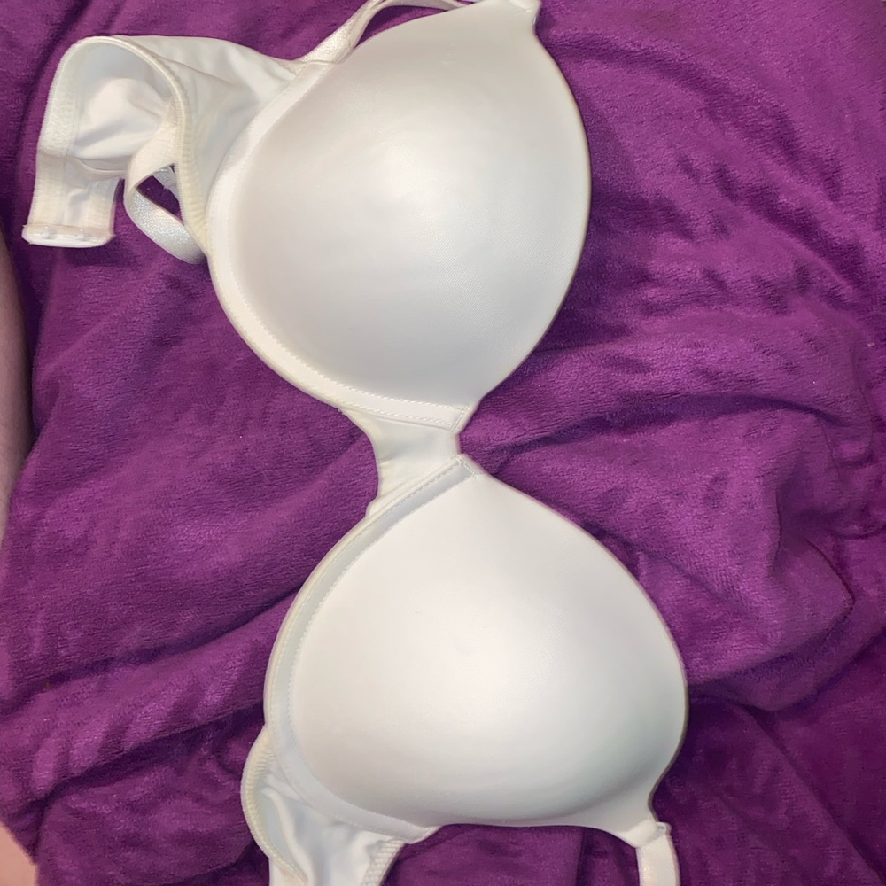 white bra, only worn twice